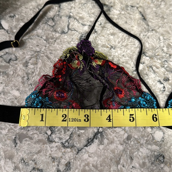 NWOT “Out from Under” triangular lacy bralette size:SP - Picture 13 of 14